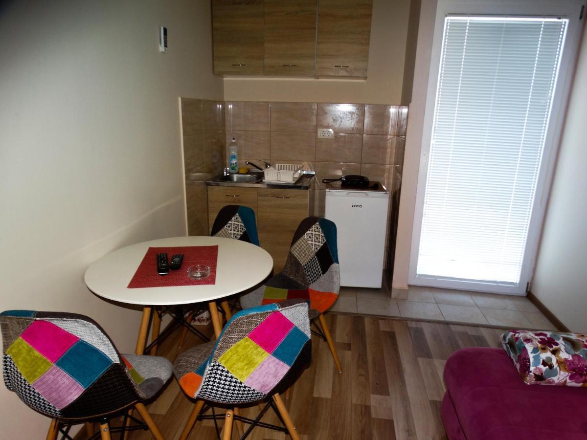 Post Office Center Apartments บุดวา ภายนอก รูปภาพ