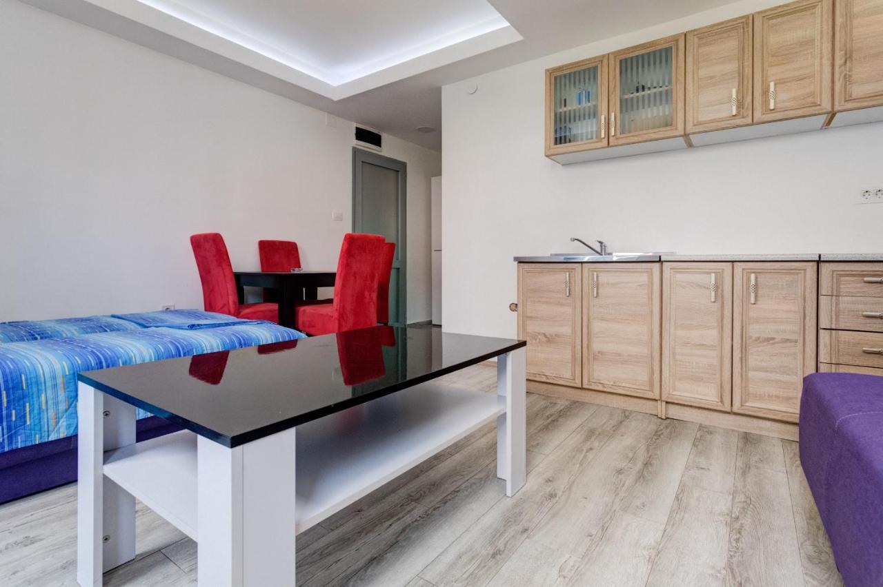 Post Office Center Apartments บุดวา ภายนอก รูปภาพ