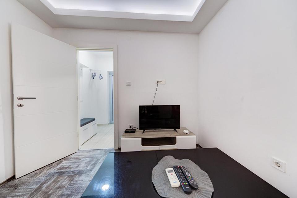 Post Office Center Apartments บุดวา ภายนอก รูปภาพ